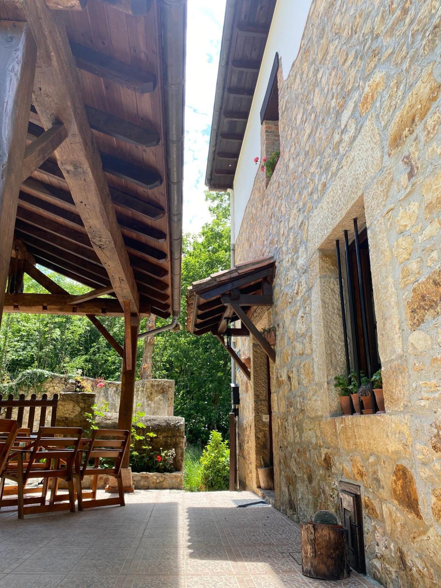 Apartamentos Rurales La Caviana Cangas de Onís Exterior foto