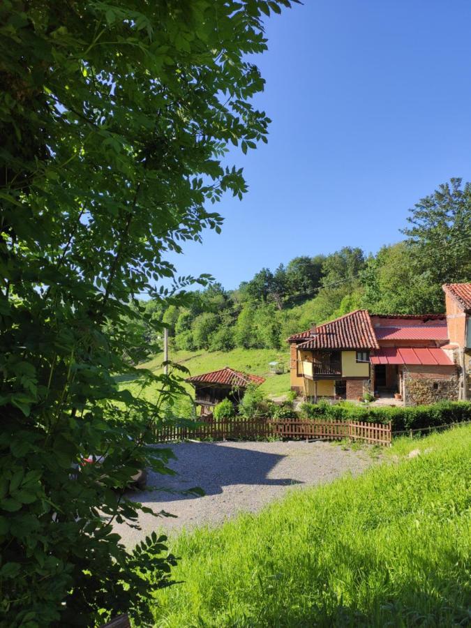 Apartamentos Rurales La Caviana Cangas de Onís Exterior foto